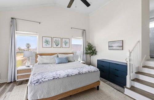 Palms & Pelicans - Photo 23