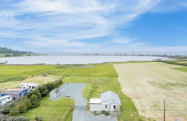 Swan Lake Cottage by Avantstay Views + Firepit - Foto 23