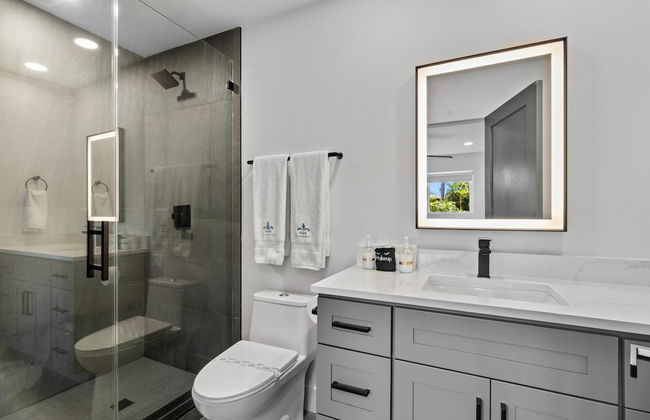 Stunning Poolside Luxury Retreat - Foto 15