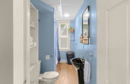 East end. Walk to food, beer and downtown fun. - Photo 12