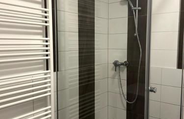 Ruhige Unterkunft mit Netflix Küche & Waschmaschine - Foto 16