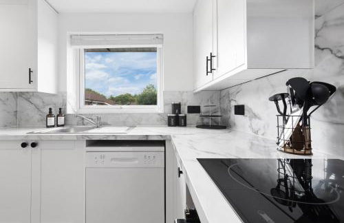 Modern 2BR Apartment Perfect for Remote Work - Foto 13