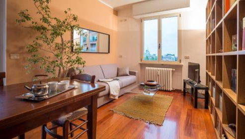 JOIVY Warm Family Flat for 4 with Terrace in Milan - Photo 2