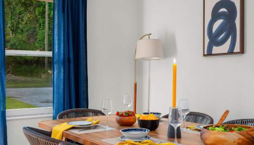 The Bauhaus - 4BR,3BA ,Families , Ample Parking - Foto 2