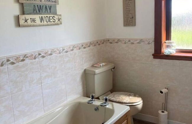 Immaculate 5 Bedroom House Outside Stornoway - Photo 22