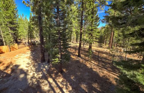 Fully Remodeled Tahoe Retreat with Game Room and Hot Tub - Foto 123