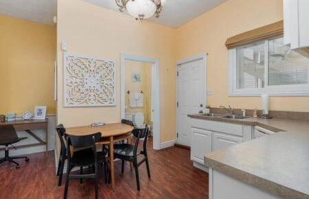 Downstairs 2 Bedroom Apt- Pet Friendly- walking distance to beach & shops - Foto 8