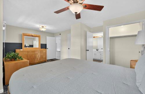 Lakefront Getaway with Private Dock & Scenic Views home - Foto 16