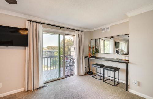 Riverfront Champlin Townhome with Deck and Water View! - Foto 23