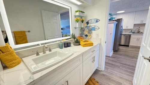 Oceanfront 2 BR w Pool & Parking 234 - Foto 2