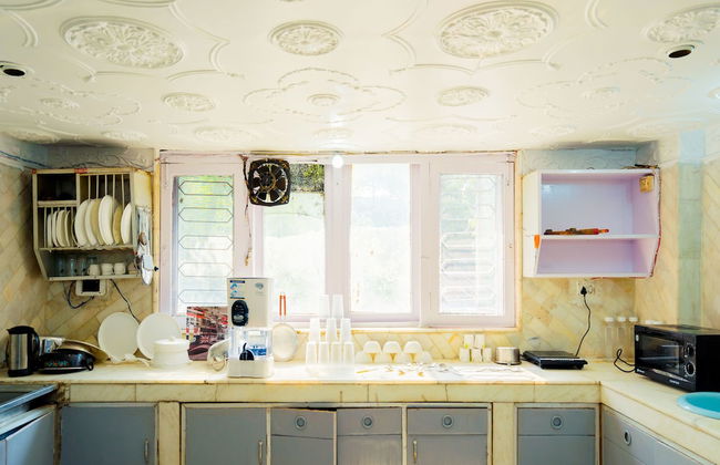 OYO 13693 Home Royal Wood 3BHK Mall Road - Foto 16