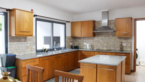 Waterfall House - Photo 3, stove