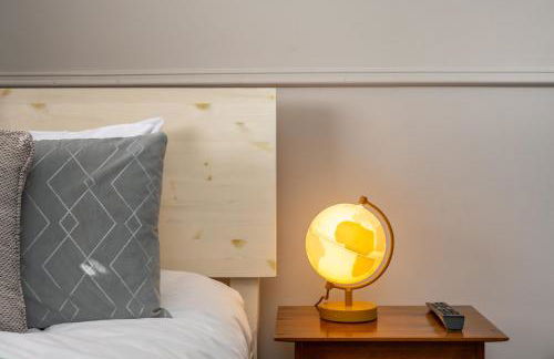 Parking - Garden - Views - M4 Work Stay - Photo 12