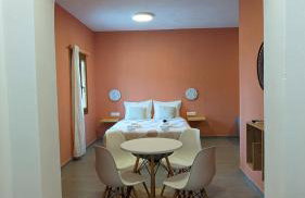 Under The Palm Tree Boutique Studios - Foto 18