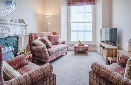 Belle Vue Court - 2 Bedroom Apartment - Tenby - Photo 10