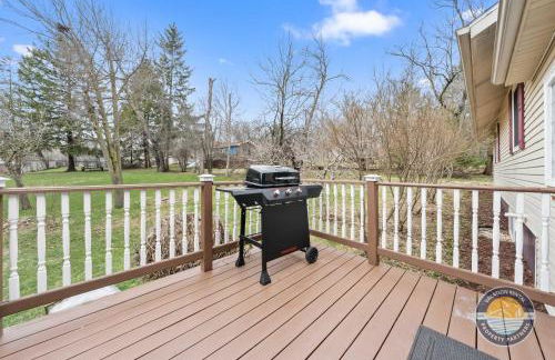 New Lake Como Retreat with Bar and Pool Table - Foto 7