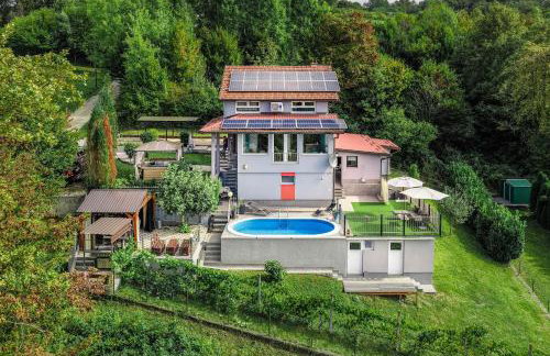 Riverside House with Pool and Hot Tub - Happy Rentals - Foto 10