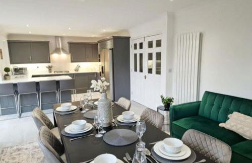 Beautifully done 5 bed barn conversion in Heswall - Sleeps up to 10 - Foto 2
