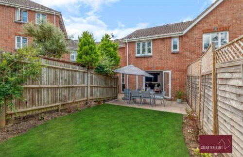 Guildford - 3 Bedroom House - Driveway Garden - Foto 19