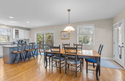 Summer by the Sea - Central to all beaches & ponds - Foto 11