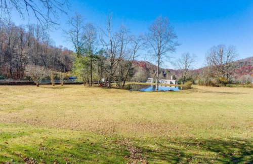 Pet-Friendly Topton Home with Patio, Deck and Views! - Foto 28