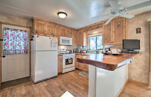 Walk to Lake Rustic Home with Deck in Fawnskin - Foto 10