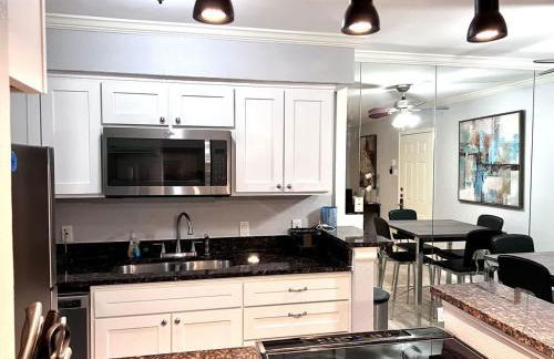 1BD Condo Pool South Irving I40 - Foto 15