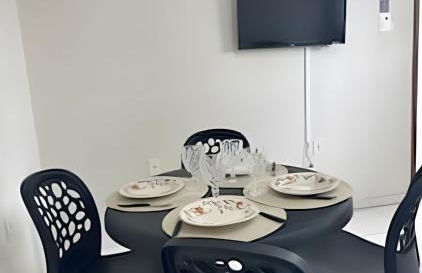 Próx. ao shopping, para 10 pessoas, ar condicionado e garagem APT B - Foto 25