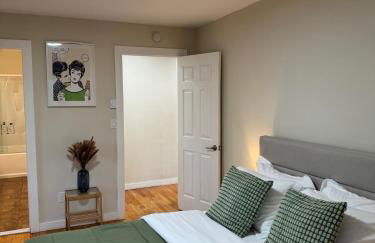 Poconos Chalet -Kayaks- HotTub-Karaoke-Lake - Foto 35