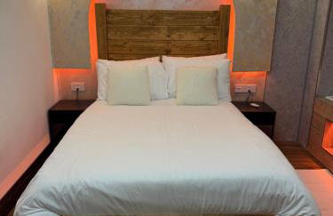 Luxury Jacuzzi Suites Halifax - Foto 17