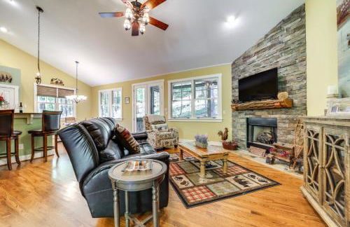 4 Mi to Lake Tuckasegee Home with Community Perks - Foto 3