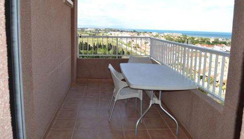 Apartamento Con Preciosas Vistas Al Mar,WIFI y piscina de temporada - Photo 2