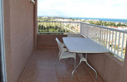 Apartamento Con Preciosas Vistas Al Mar,WIFI y piscina de temporada - Photo 2