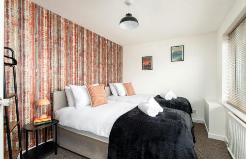 Long Stays-Sleeps 9-Parking-By FabAccommodation - Foto 11