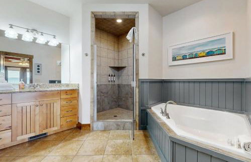 8 Bed 5 Bath Vacation home in Fish Haven - Photo 15