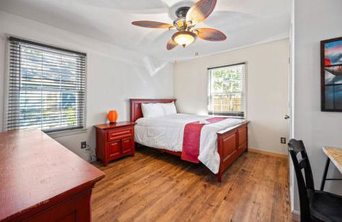 Romantic Colonial Hideaway in Historic Downtown - Pet Friendly - Foto 17