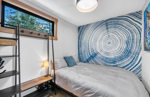 Two Pines - Unique container home w/hot tub - Downtown - Trailer Parking - Pet friendly - Foto 18