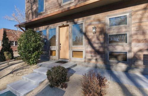 Reno Basecamp 2 King Suites, Walk to Food and Fun - Foto 20