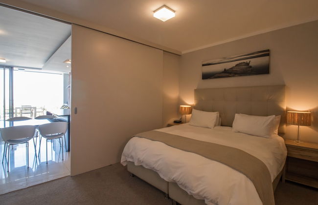 Camps Bay One Bedroom Apartment - The Crystal - Photo 4