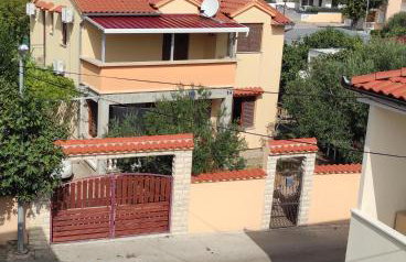 Studio Apartments Izabela - Photo 1