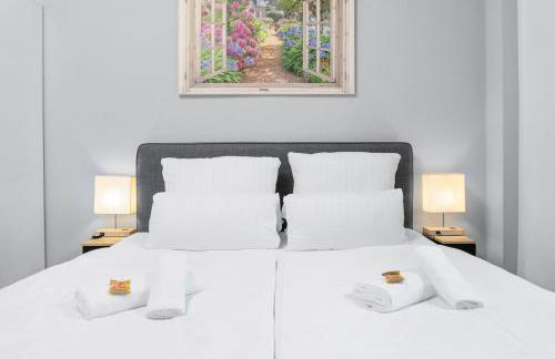 Tolles Design, hochwertig, Vollausstattung, 3 Zimmer, großes Bad & Gäste-WC, große Küche, 3 x Smart TV, 11 min zum Hbf Duisburg - Photo 4