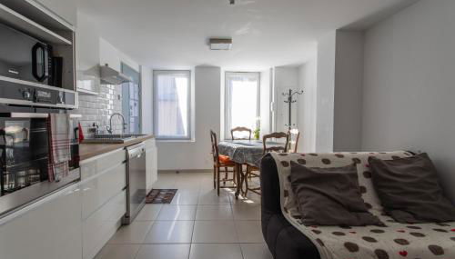 L'écureuil dans La vieille maison en centre ville d'Embrun - Photo 2