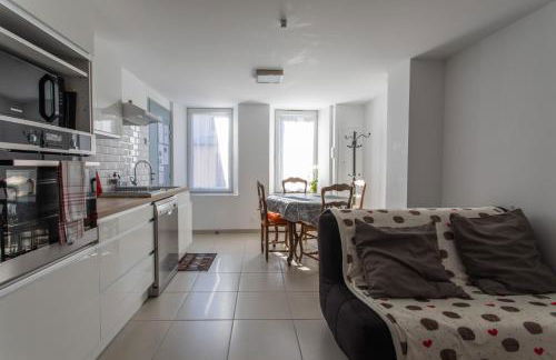 L'écureuil dans La vieille maison en centre ville d'Embrun - Photo 2