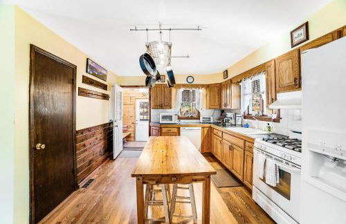 Antler Lake House - Photo 8