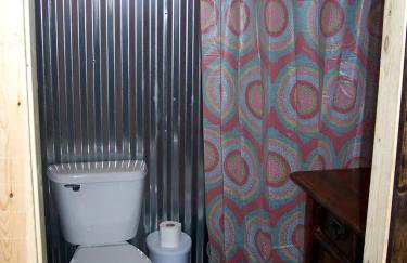 Secluded Sedona Tiny House in Woods Near Lake | Fire Pit, Hammocks, Full Kitchen & Breakfast - Foto 11