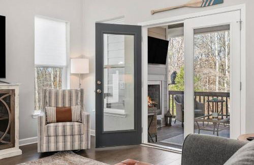 Beautiful Home with Lake and Marina Access, Firepit, Golf Cart Included - Foto 12