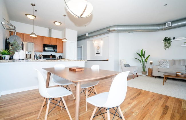 Elegance & Elevation: Mile High Condo in Highland - Foto 9