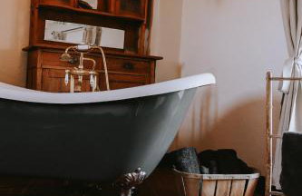 Unique historical home, middle of the village, bath & patio - Foto 1