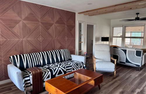 Stylish 1940s Home with Barn Guest House - Foto 32