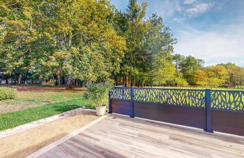 4 Bedroom Amazing Home In Sanilhac - Foto 11